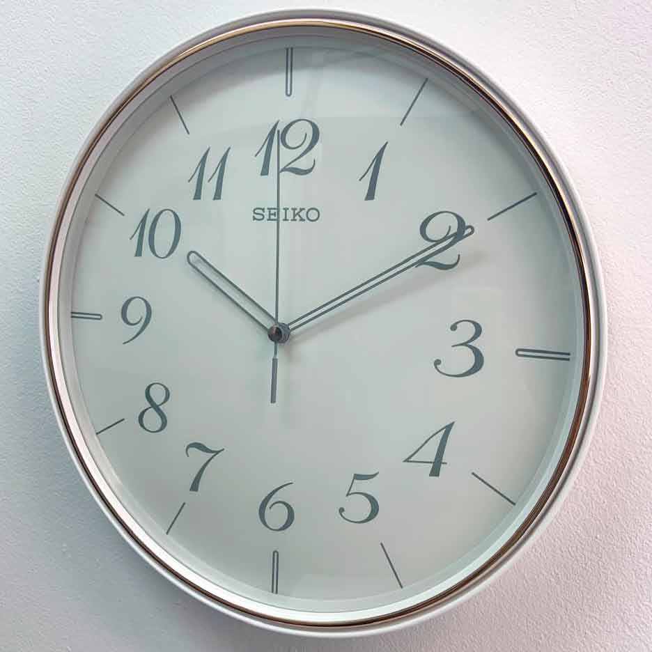 Настенные часы Seiko Quartz Wall Clock QXA739W