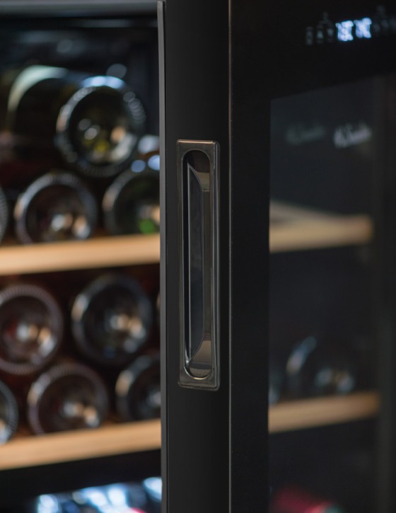 Винный шкаф La Sommeliere SLS32DZBLACK