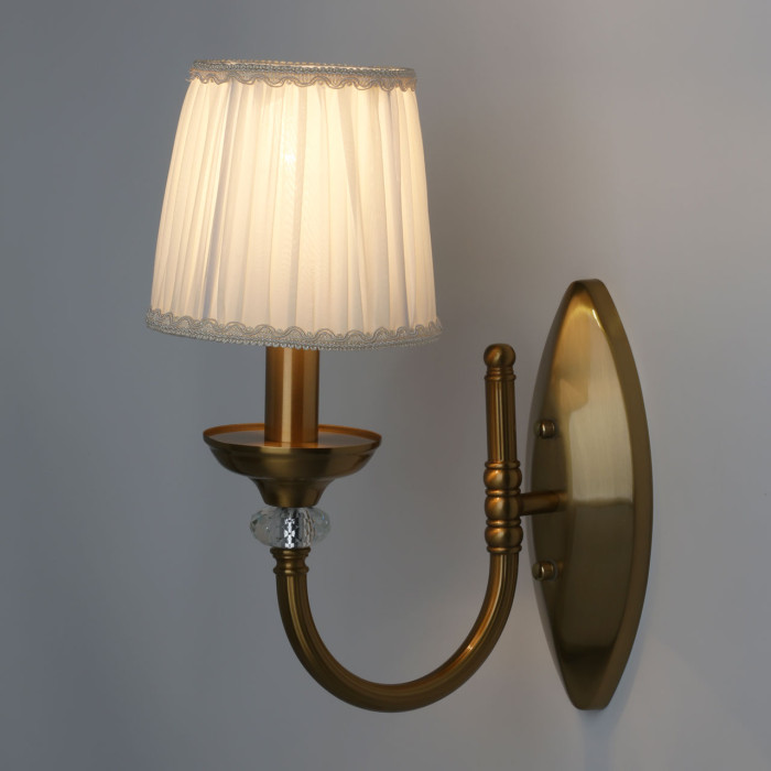 Бра Chiaro Sylvia Wall Lamp 404020701