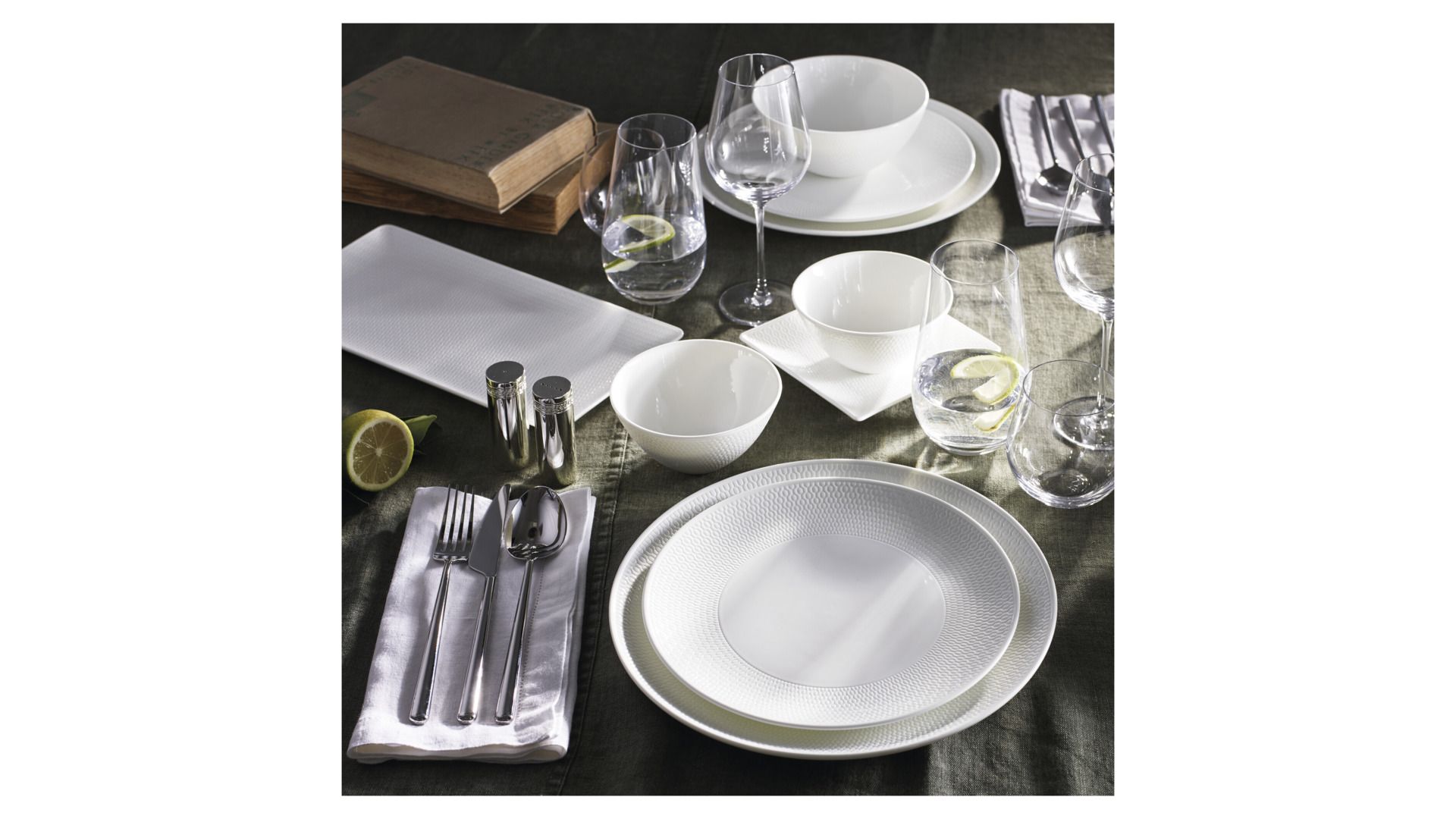 Блюдо прямоугольное Wedgwood Gio Rectangular Tray 40034150