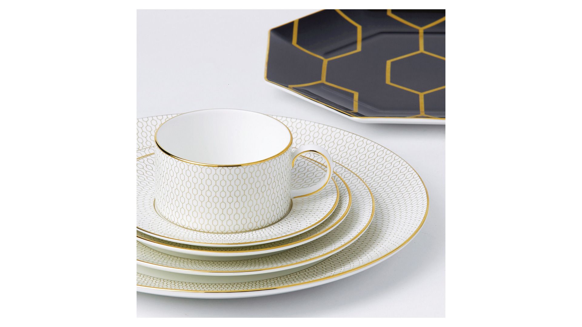 Тарелка десертная Wedgwood Gio Gold Side Plate 40007540
