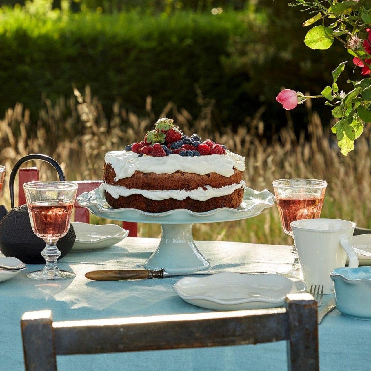 Блюдо для торта Casafina Cook & Host Robins Egg Blue Footed Plate RFF334-RBL