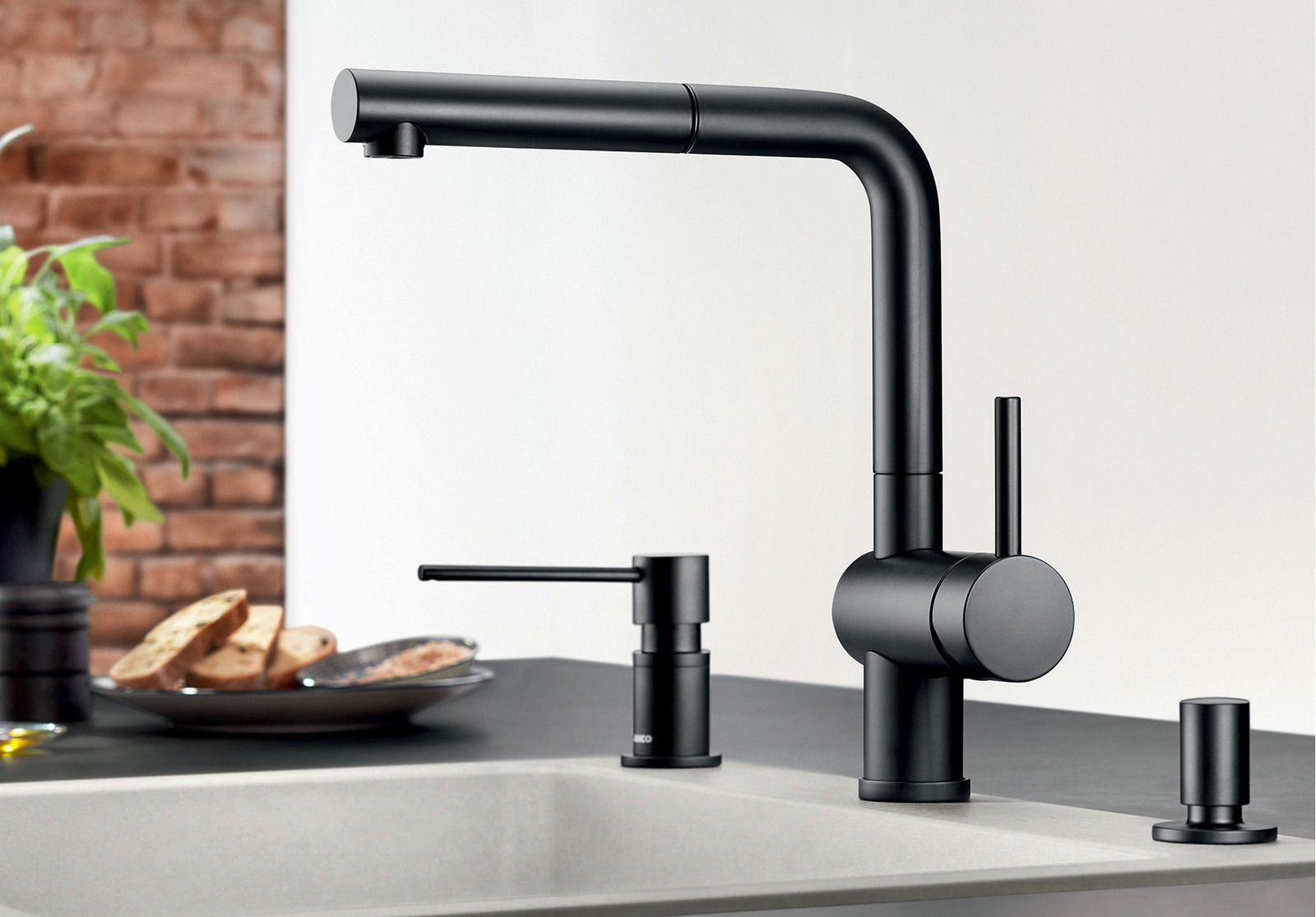 Кухонный смеситель Blanco Linus-S Black Matt 525807