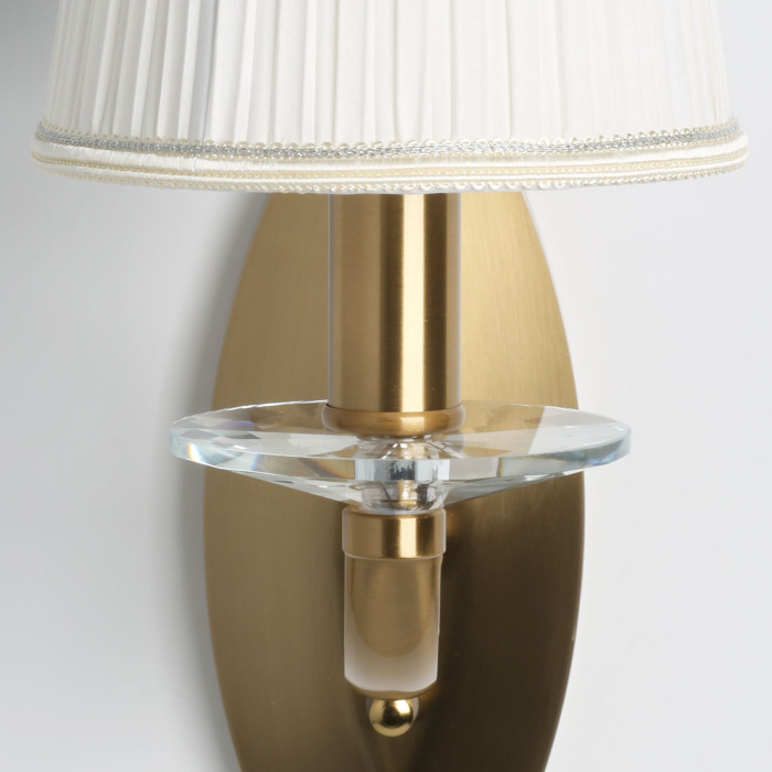 Бра Chiaro Sylvia Wall Lamp 404020801