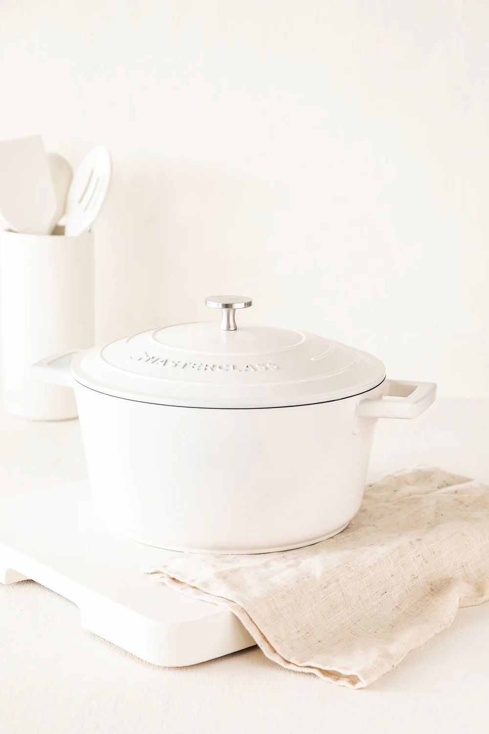 Кастрюля с крышкой KitchenCraft MasterClass Cream Cast Aluminium Casserole Dish MCMCRD24CRE