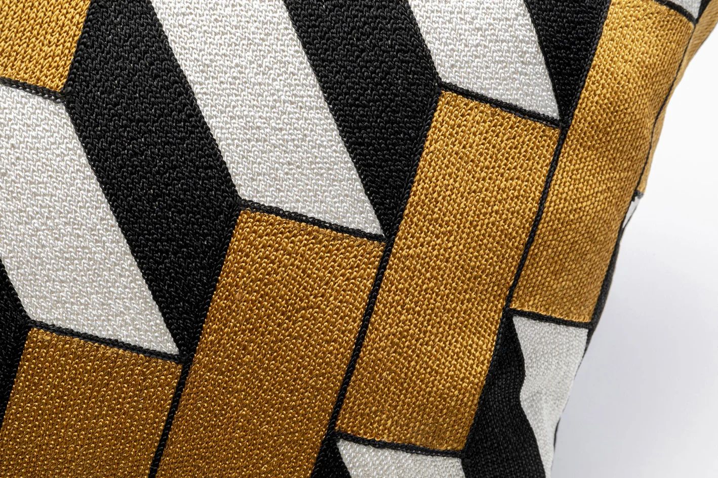 Подушка KARE Kissen Scale 55510