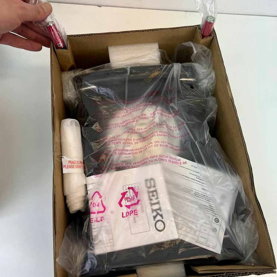 Настольные часы Seiko Quartz Table Clock QXW250K