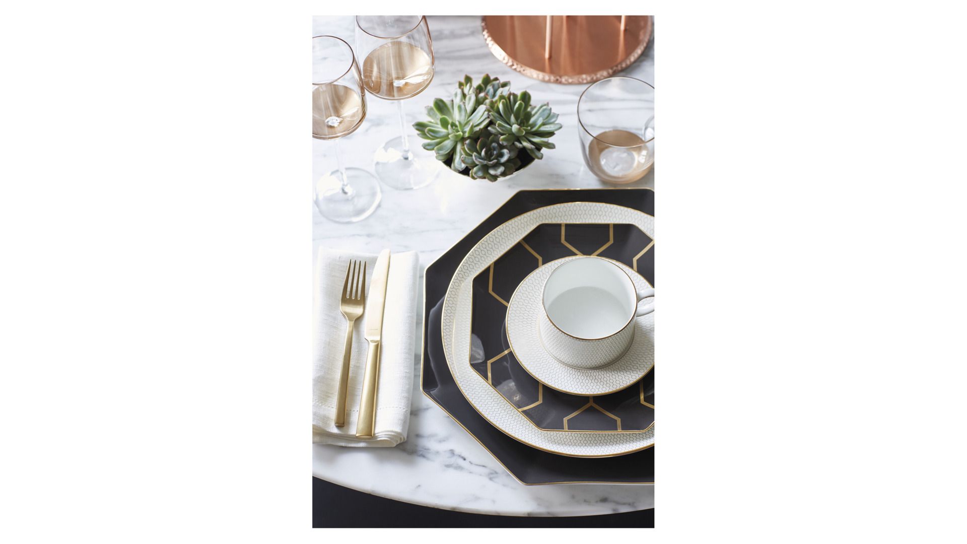 Тарелка десертная Wedgwood Gio Gold Side Plate 40007540