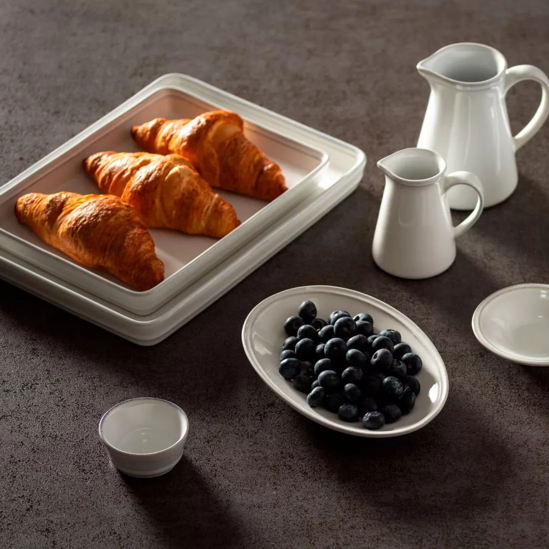 Блюдо прямоугольное Costa Nova Friso Tray FIR303-WHI