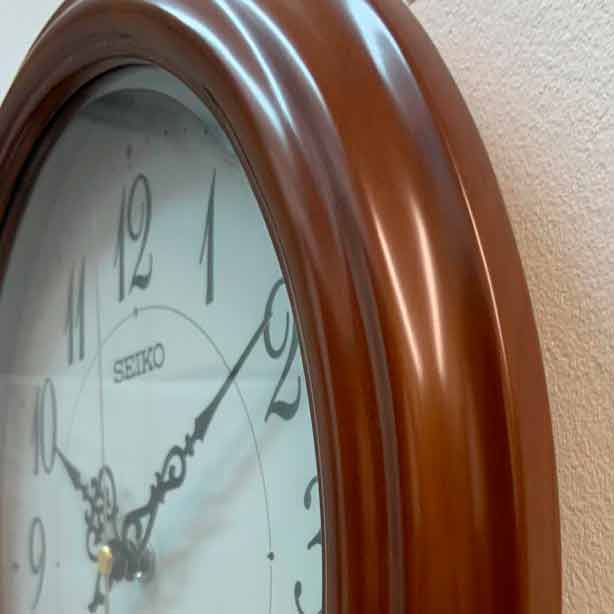 Настенные часы Seiko Quartz Wall Clock QXA779B