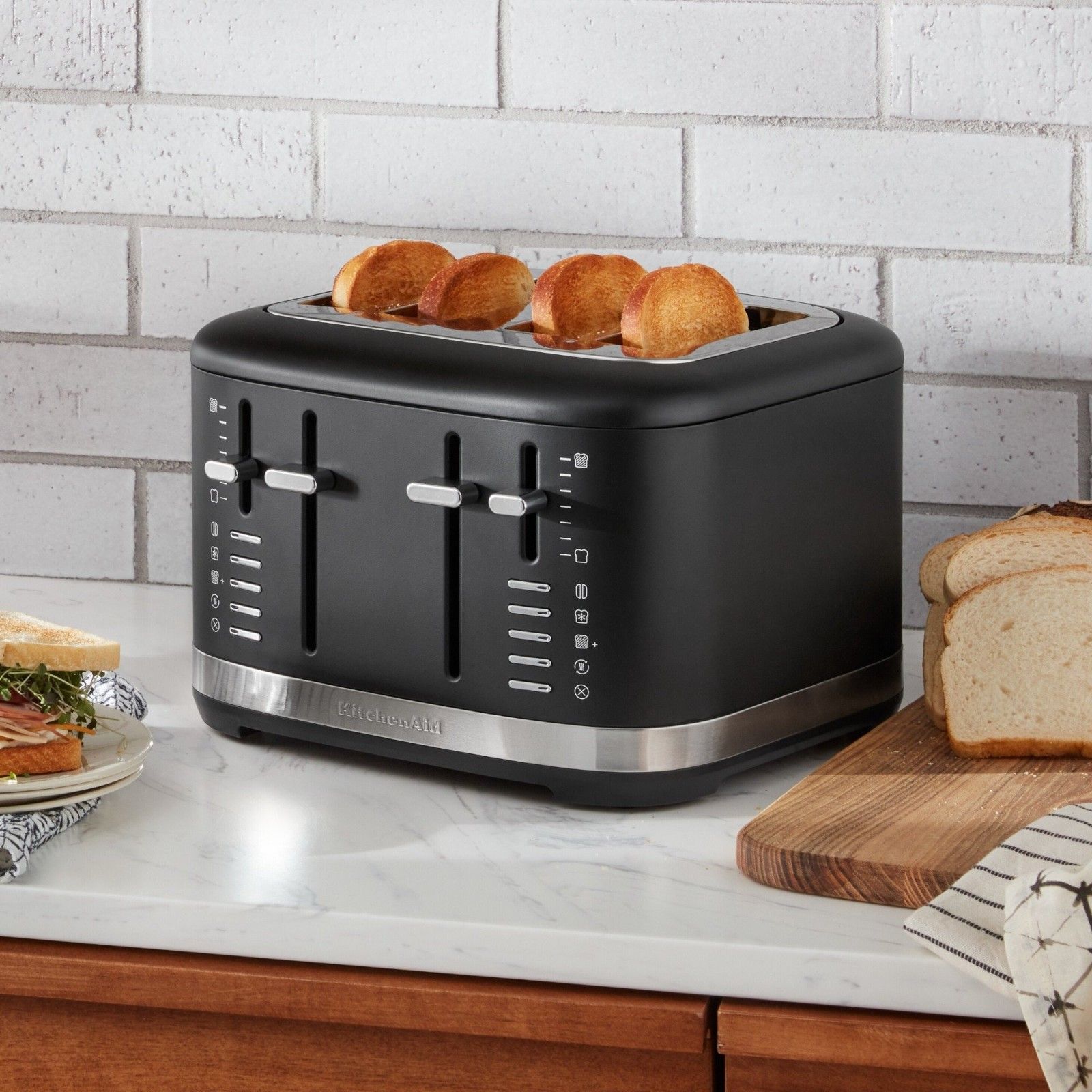 Тостер KitchenAid 4-Slice Toaster Black Matte KMT4109BM