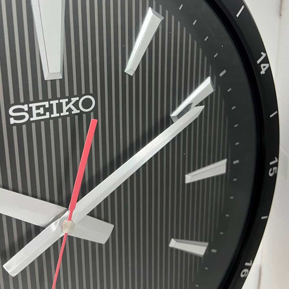 Настенные часы Seiko Quartz Wall Clock QXA802K