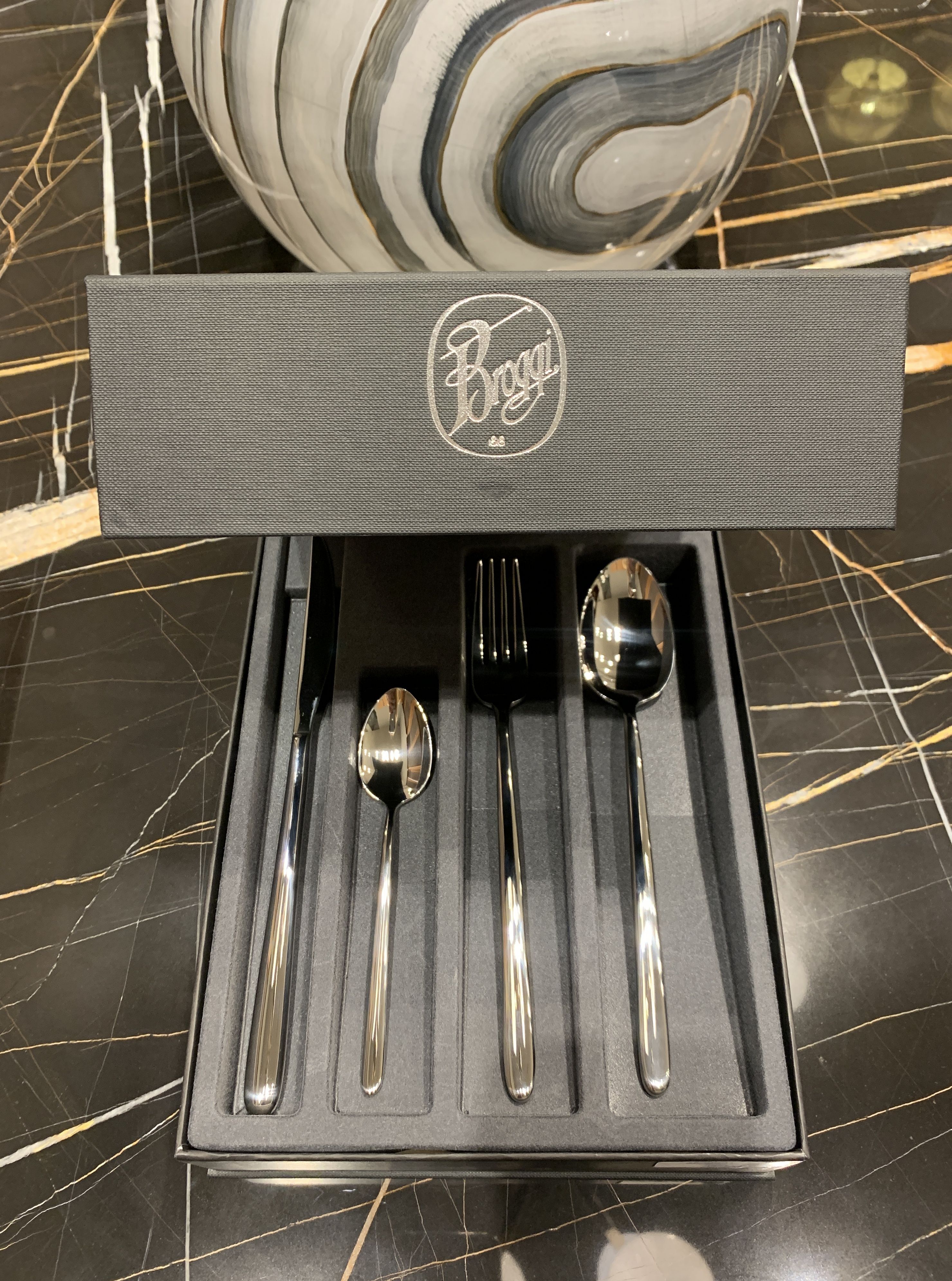 Набор столовых приборов Broggi Stiletto 1130500D61