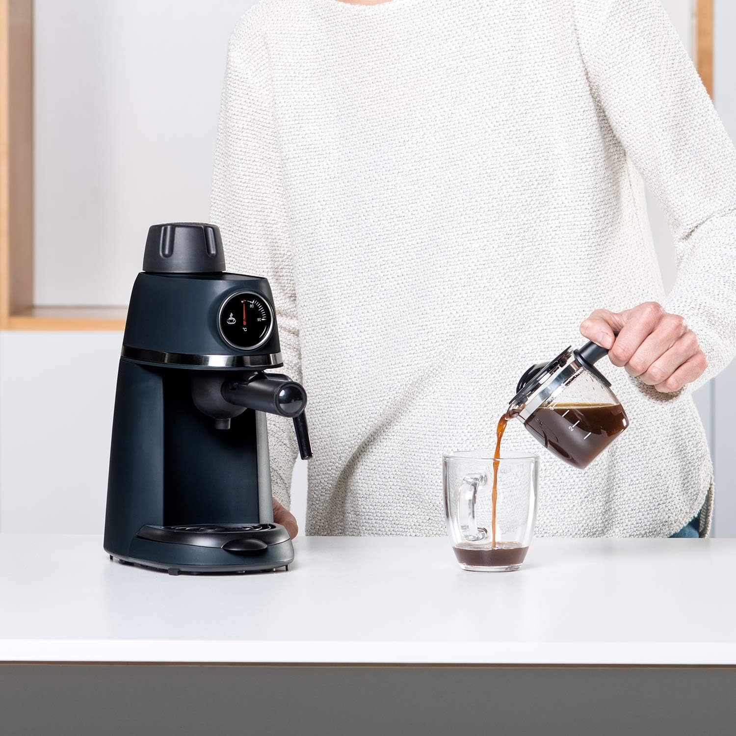 Кофеварка рожковая Black+Decker BXCO800E