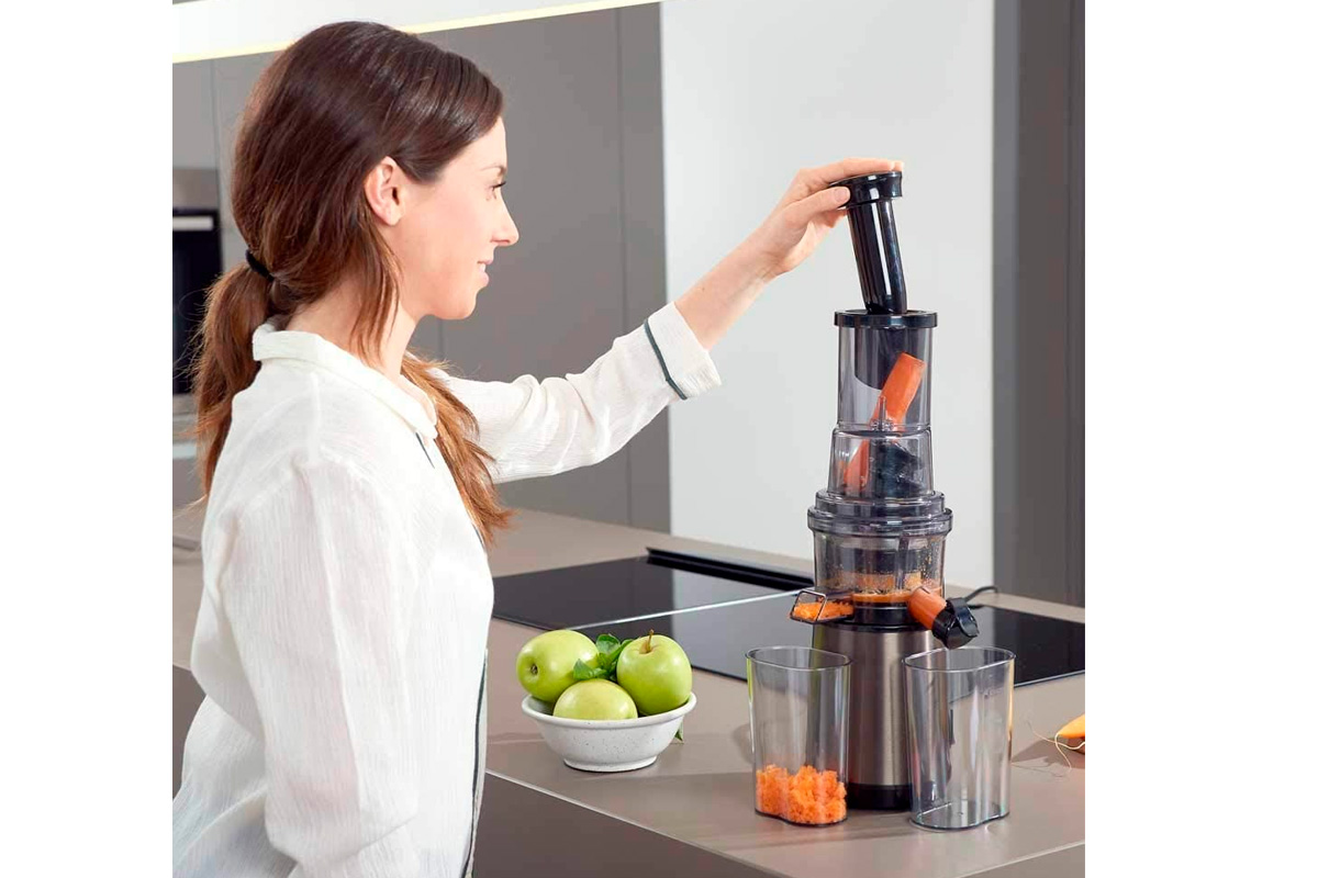 Соковыжималка шнековая Black+Decker BXJE200E