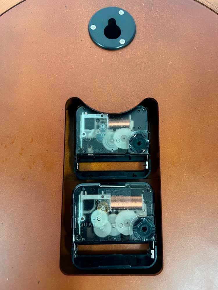 Настенные часы Seiko Quartz Wall Clock QXA432BN