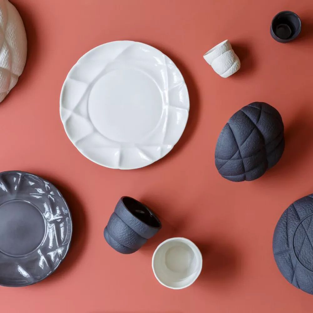 Тарелка обеденная Revol Succession Black 650727