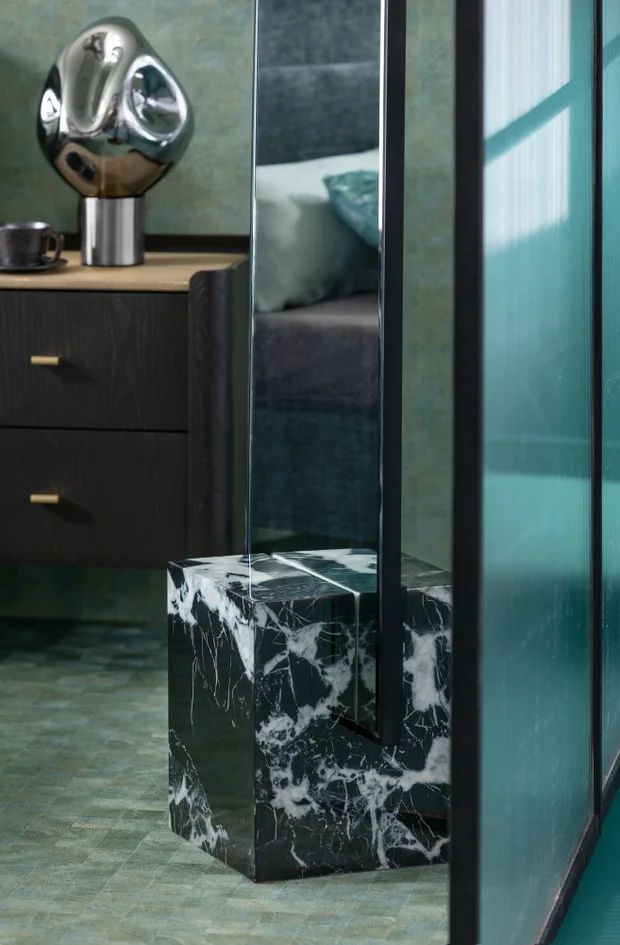 Зеркало KARE Standspiegel Hulda Schwarz 87780