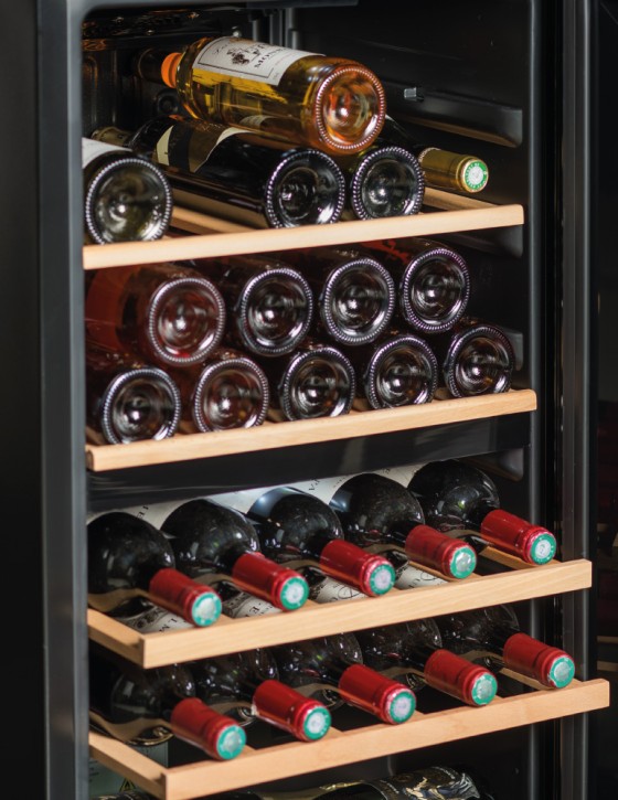 Винный шкаф La Sommeliere SLS32DZBLACK