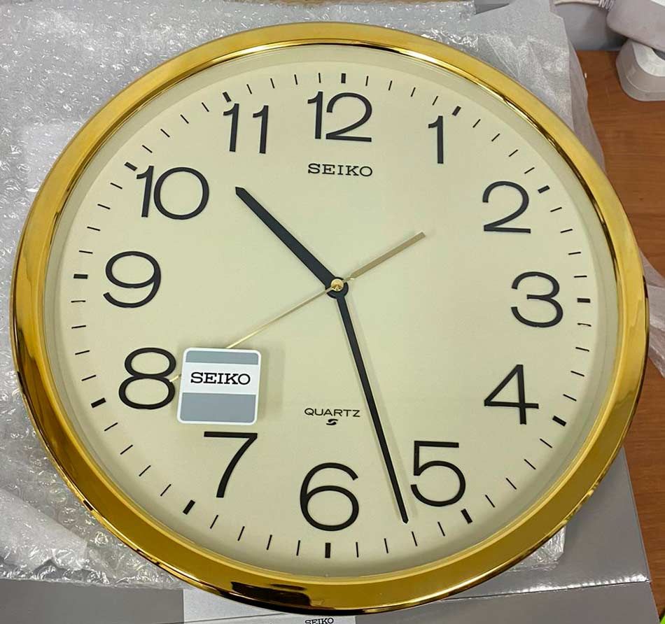 Настенные часы Seiko Quartz Wall Clock QXA020A