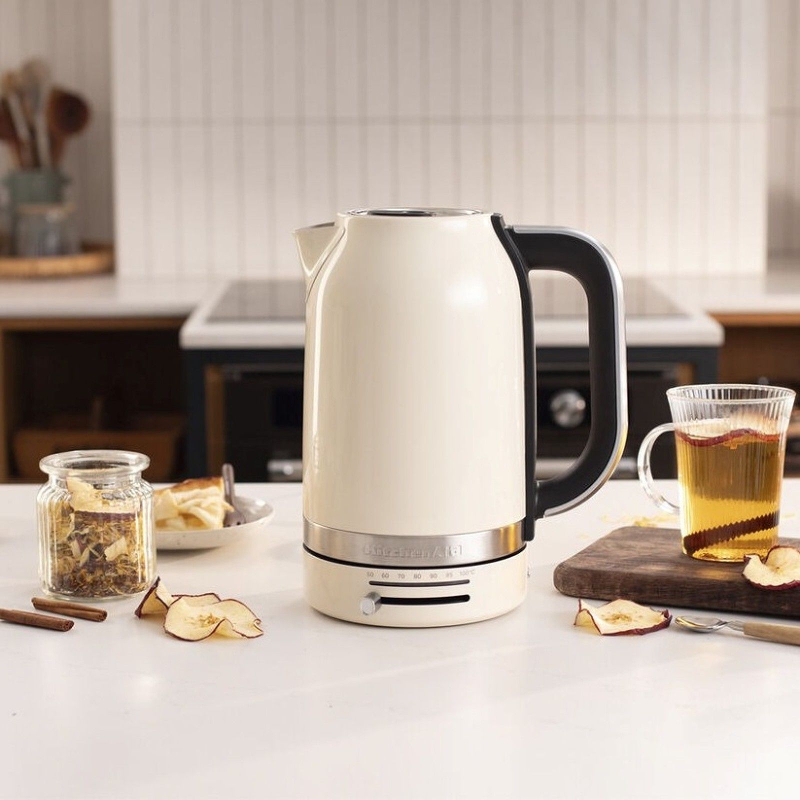 Электрочайник KitchenAid Electric Kettle Almond Cream KEK1701AC