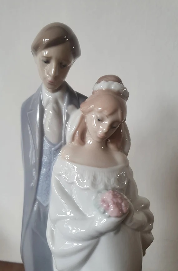 Статуэтка NAO Love Always 2001437