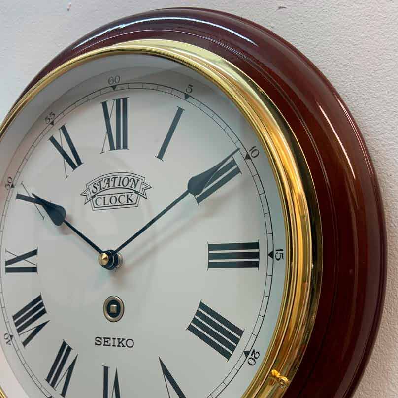 Настенные часы Seiko Quartz Wall Clock QXA143BN