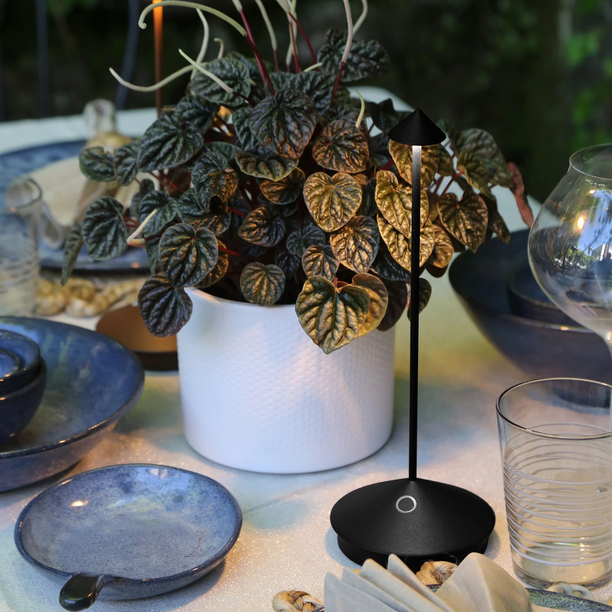 Настольная лампа Zafferano Pina Black Table Lamp LD1650D3