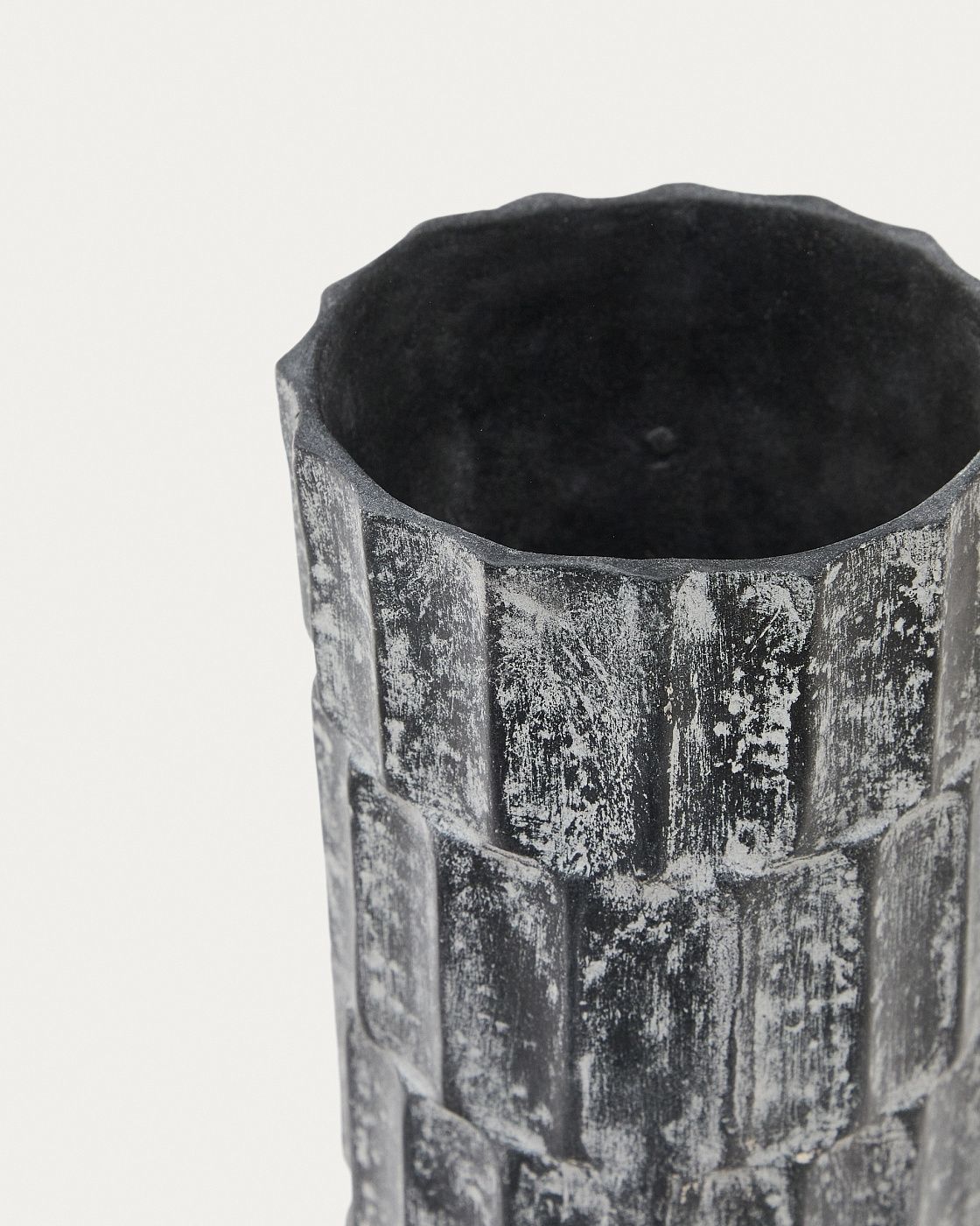 Ваза La Forma Arisa Papier-Mache Black Vase LF-205529