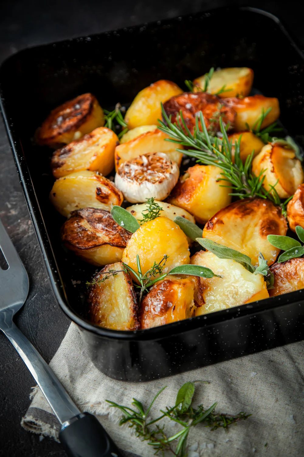 Форма для запекания KitchenCraft MasterClass Vitreous Enamel Roasting Pan MCVITHB2