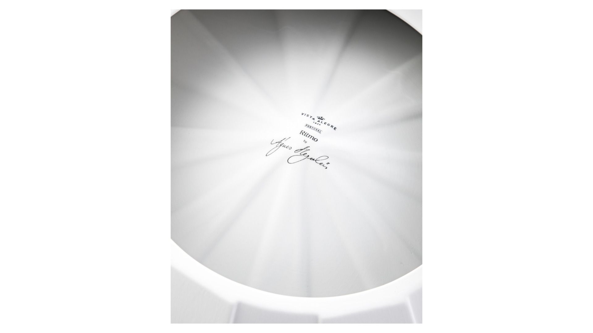 Блюдо круглое Vista Alegre Ritmo Centerpiece 21140058