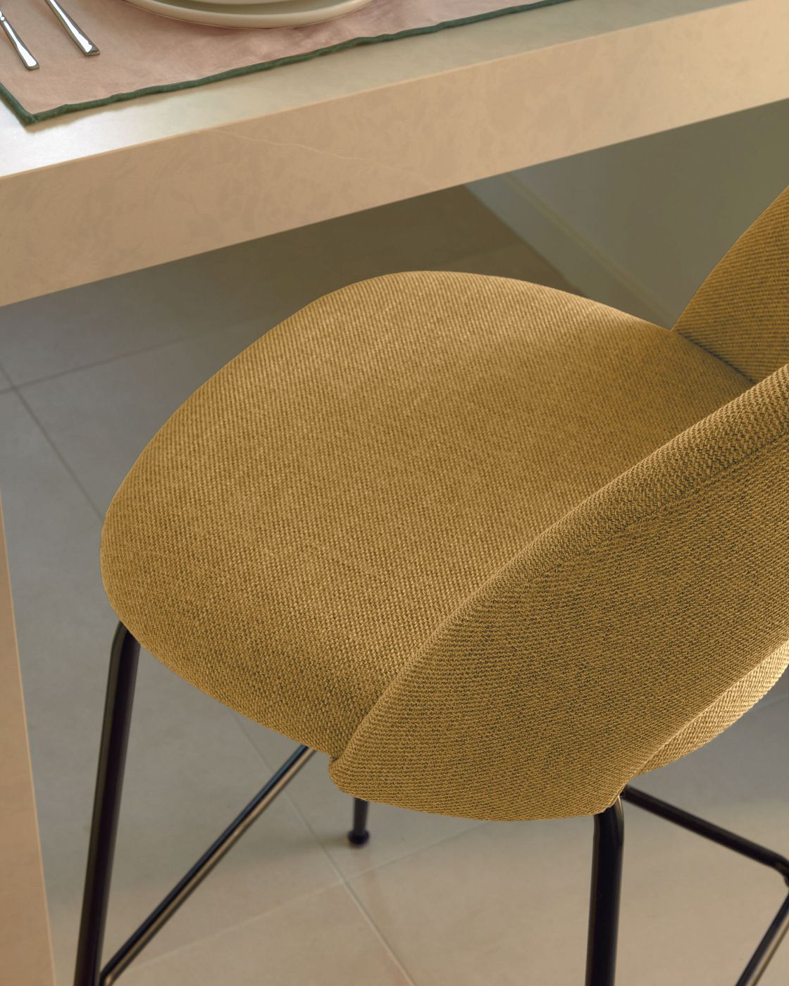 Полубарный стул La Forma Mahalia Silla de media silla LF-084363