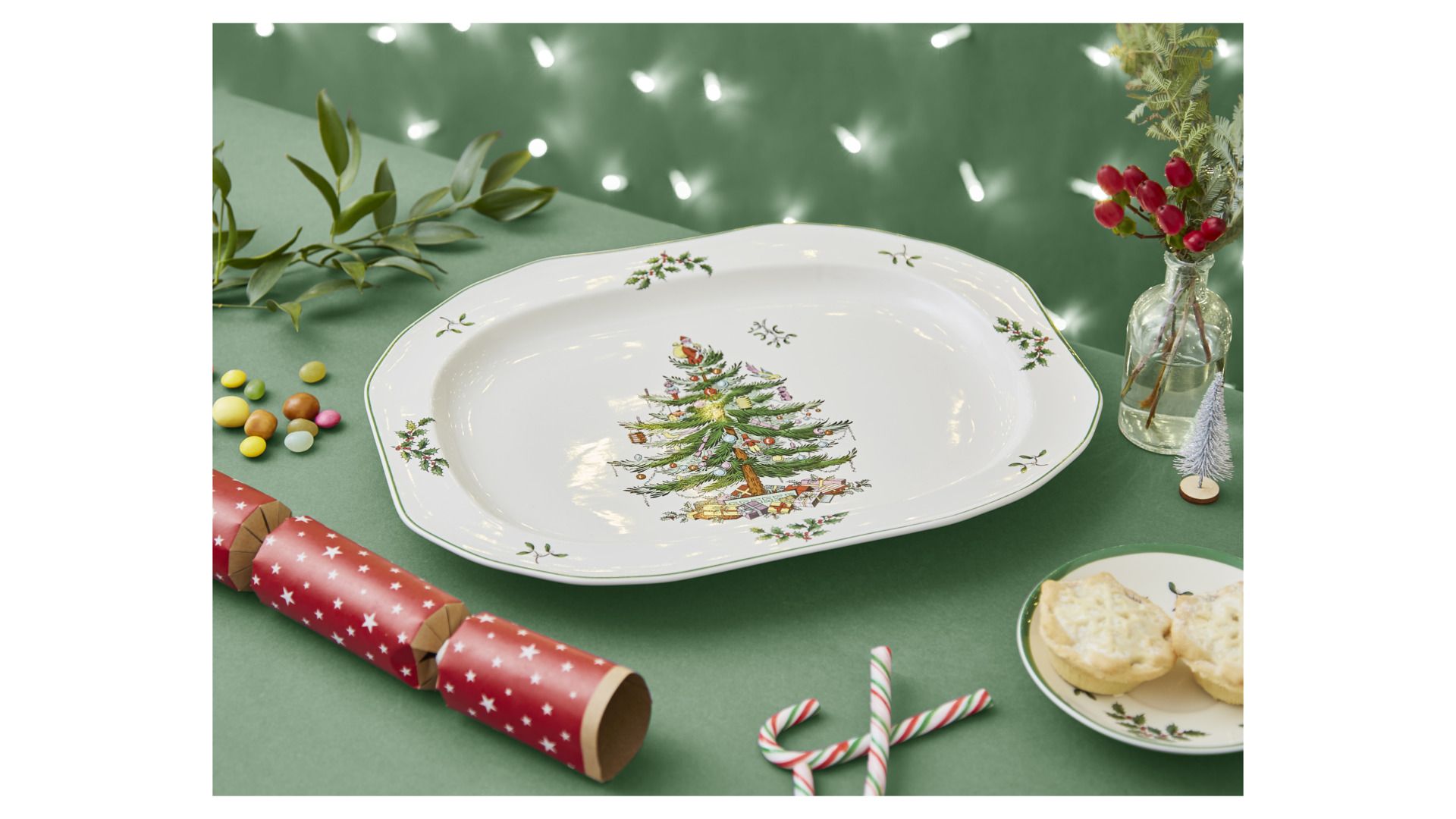 Блюдо овальное Spode Christmas Tree Sculpted Oval Platter XT5198-X