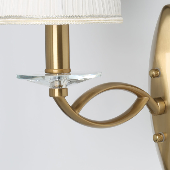 Бра Chiaro Sylvia Wall Lamp 404020801