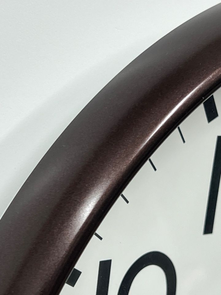 Настенные часы Seiko Quartz Wall Clock QXA677BN