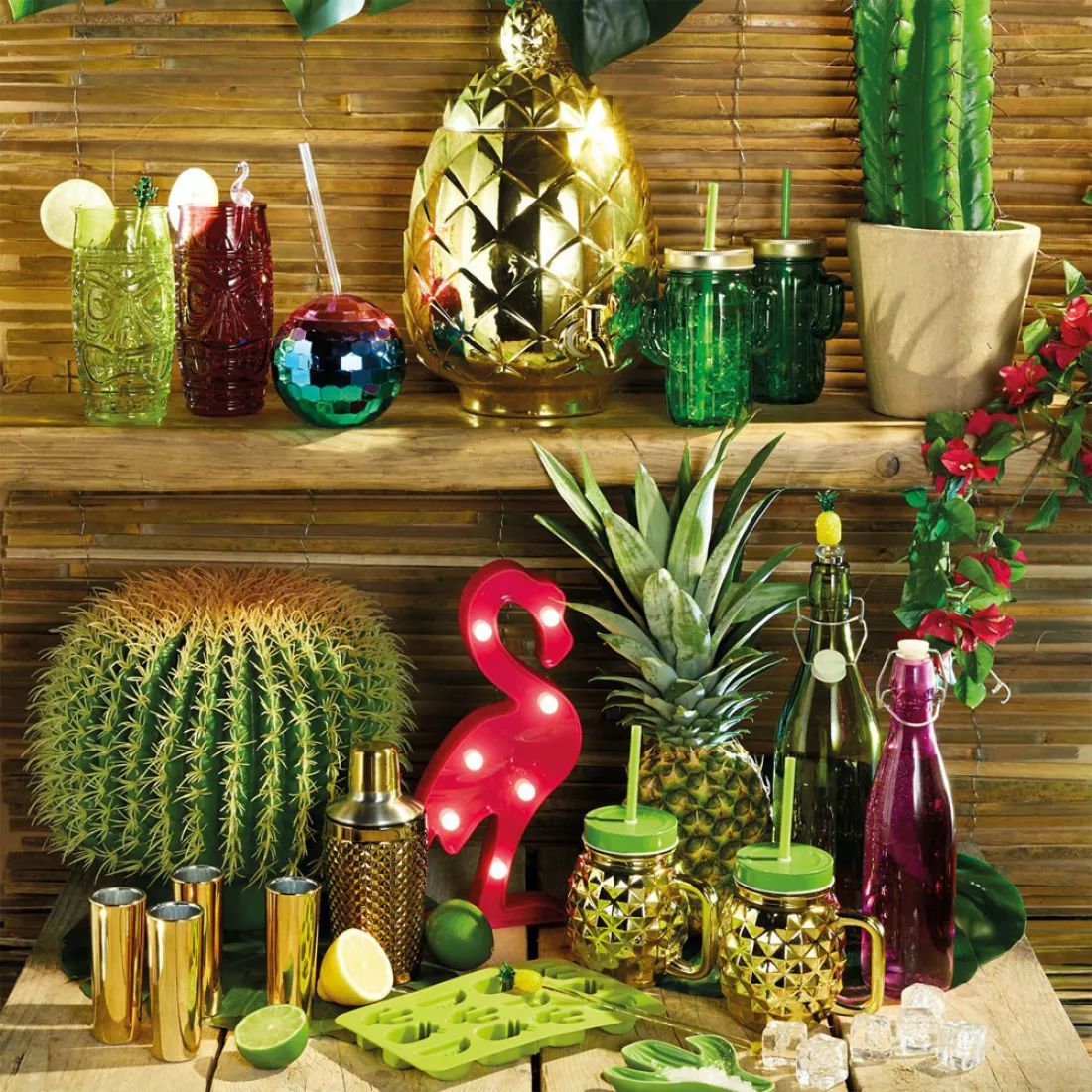 Шейкер KitchenCraft BarСraft Pineapple Shaker BCCSSTUDGLD