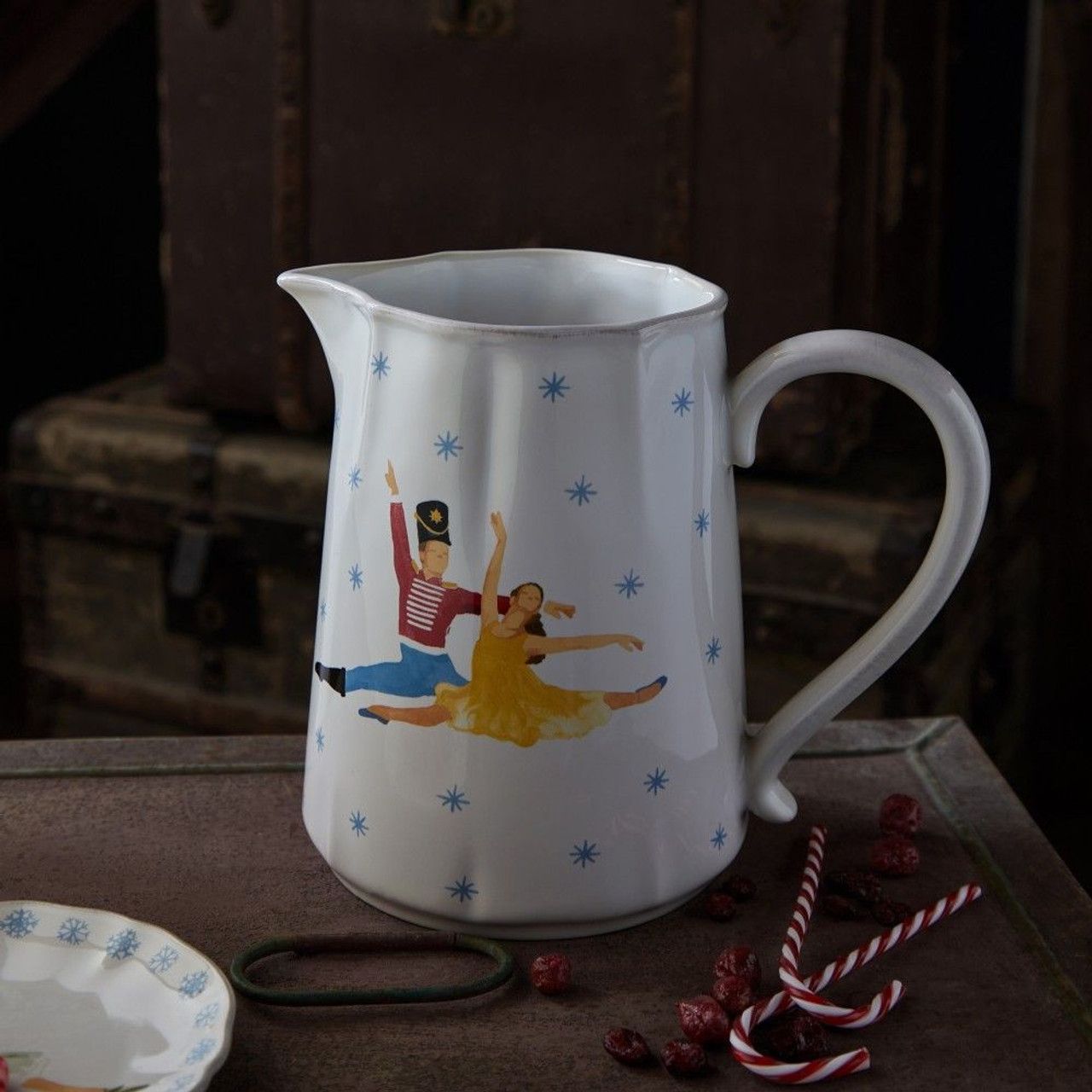 Кувшин Casafina The Nutcracker Pitcher PZ262-WHI
