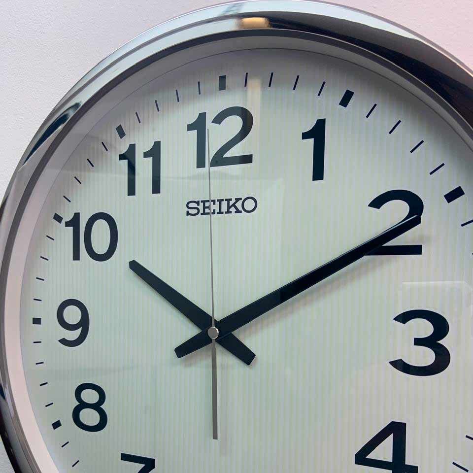 Настенные часы Seiko Quartz Wall Clock QXA799S