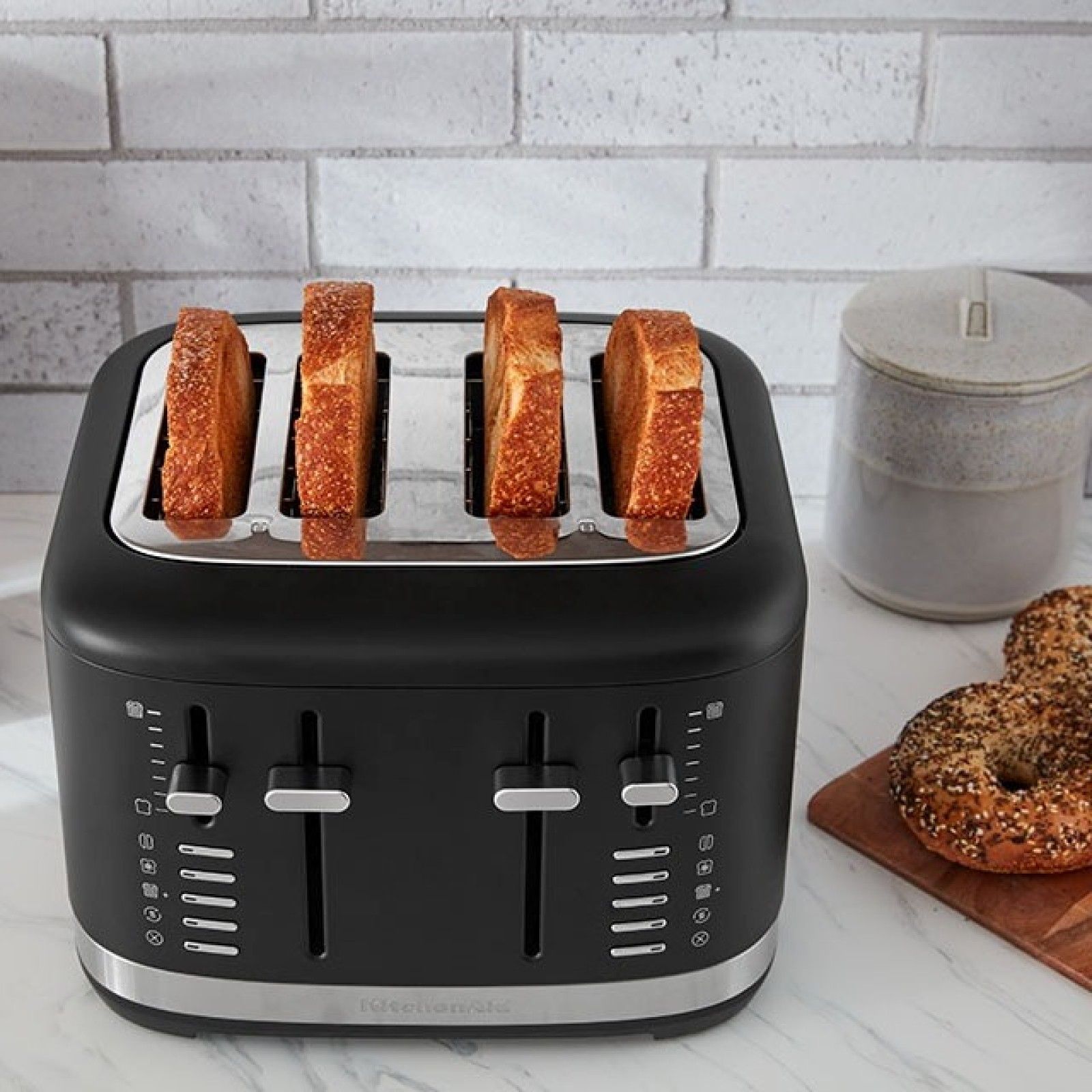 Тостер KitchenAid 4-Slice Toaster Black Matte KMT4109BM