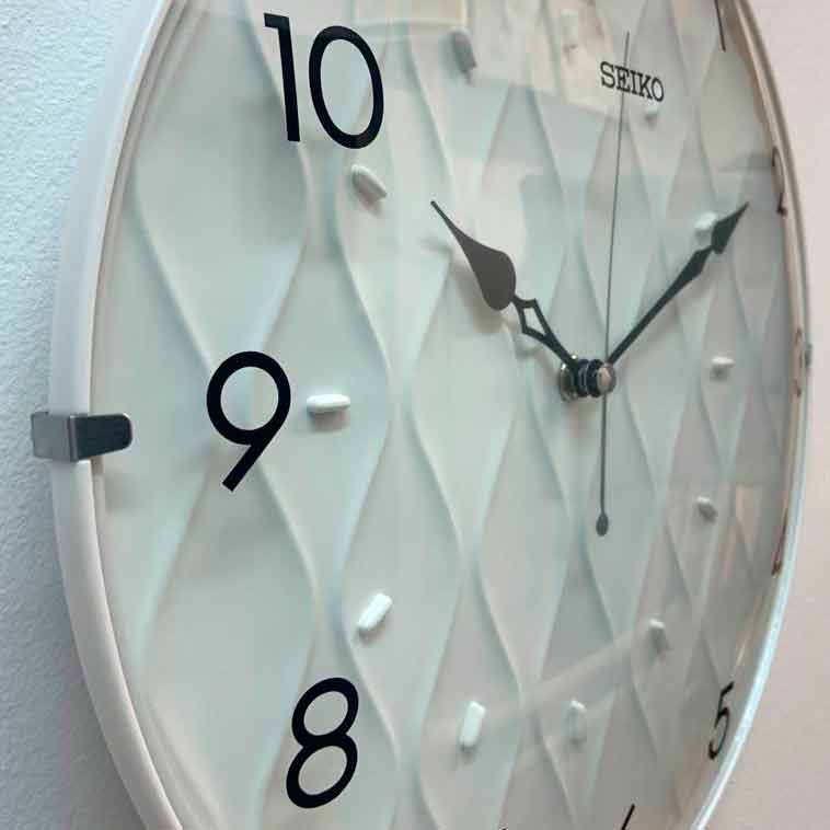 Настенные часы Seiko Quartz Wall Clock QXA794W