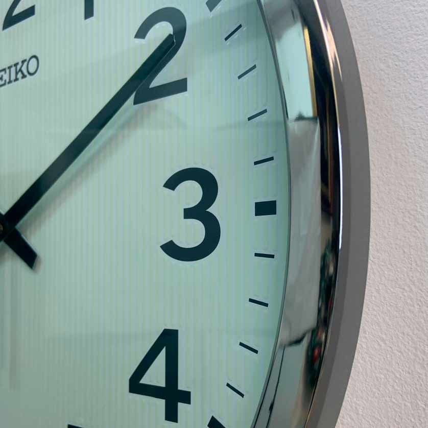 Настенные часы Seiko Quartz Wall Clock QXA799S