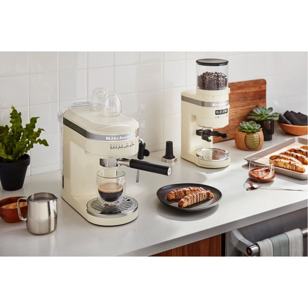 Кофемолка KitchenAid Burr Coffee Grinder Almond Cream KCG8433AC