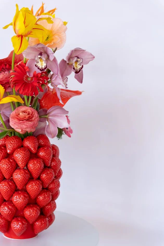 Ваза KARE Vase Strawberries Rot 56565