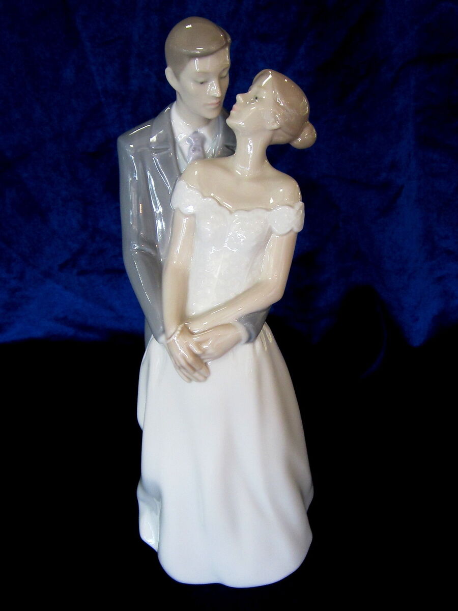 Статуэтка NAO Unforgettable Day 2001713