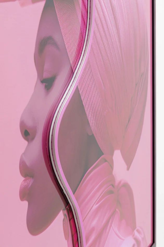Картина KARE Gerahmtes Bild Pink Woman LED 56577