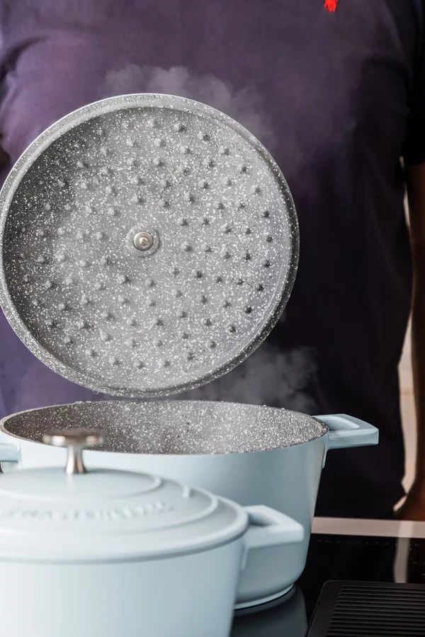 Кастрюля KitchenCraft MasterClass Sky Blue Cast Aluminium Casserole Dish MCMCRD28SKY