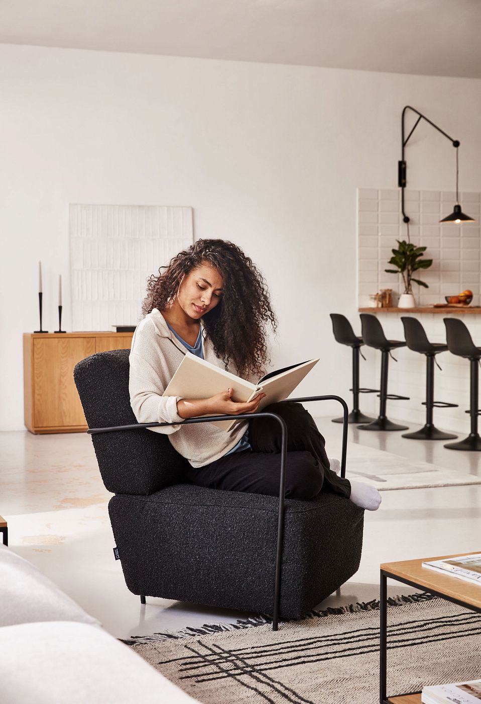 Подсвечник La Forma Elsia Zarela Black Candleholder LF-145897