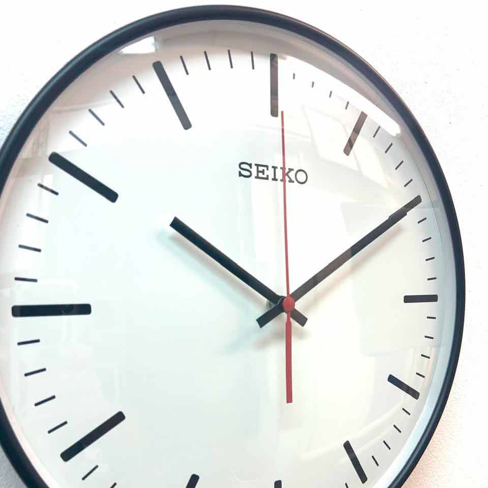 Настенные часы Seiko Quartz Wall Clock QXA701K