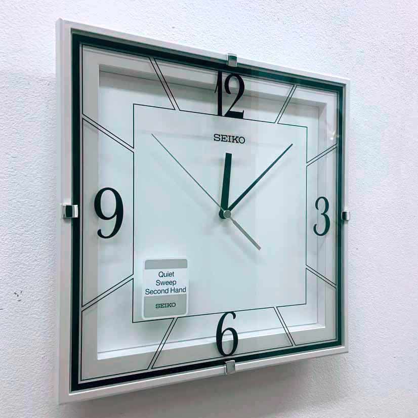Настенные часы Seiko Quartz Wall Clock QXA821W