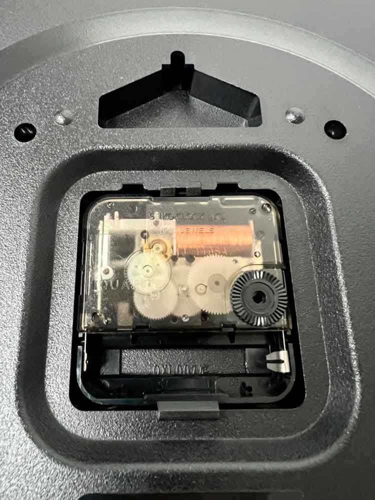 Настенные часы Seiko Quartz Wall Clock QXA802K